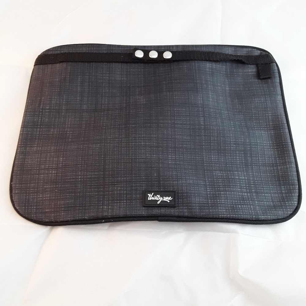 Thirtyone zip pouch